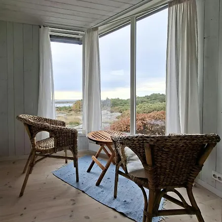 Overlooking Fishing Harbour In Hvaler Дом отдыха